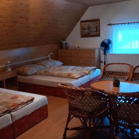 Hostal Privát Ján Vychodna Exterior foto