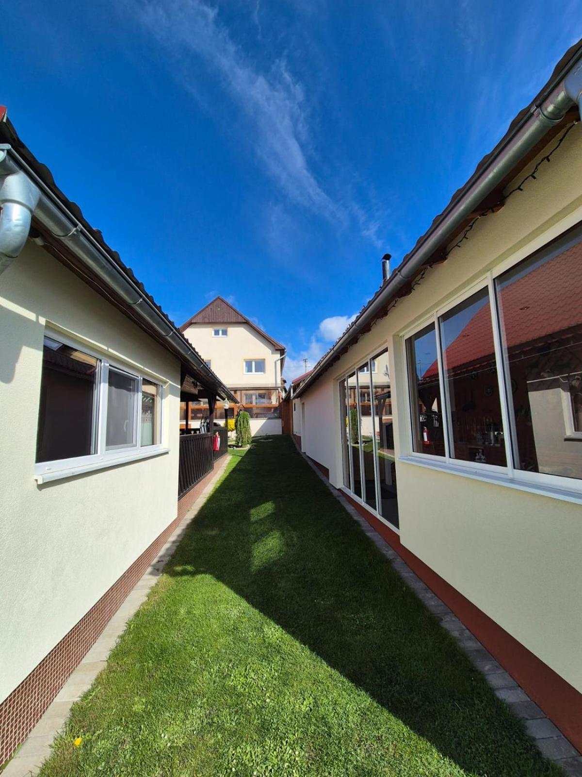 Hostal Privát Ján Vychodna Exterior foto